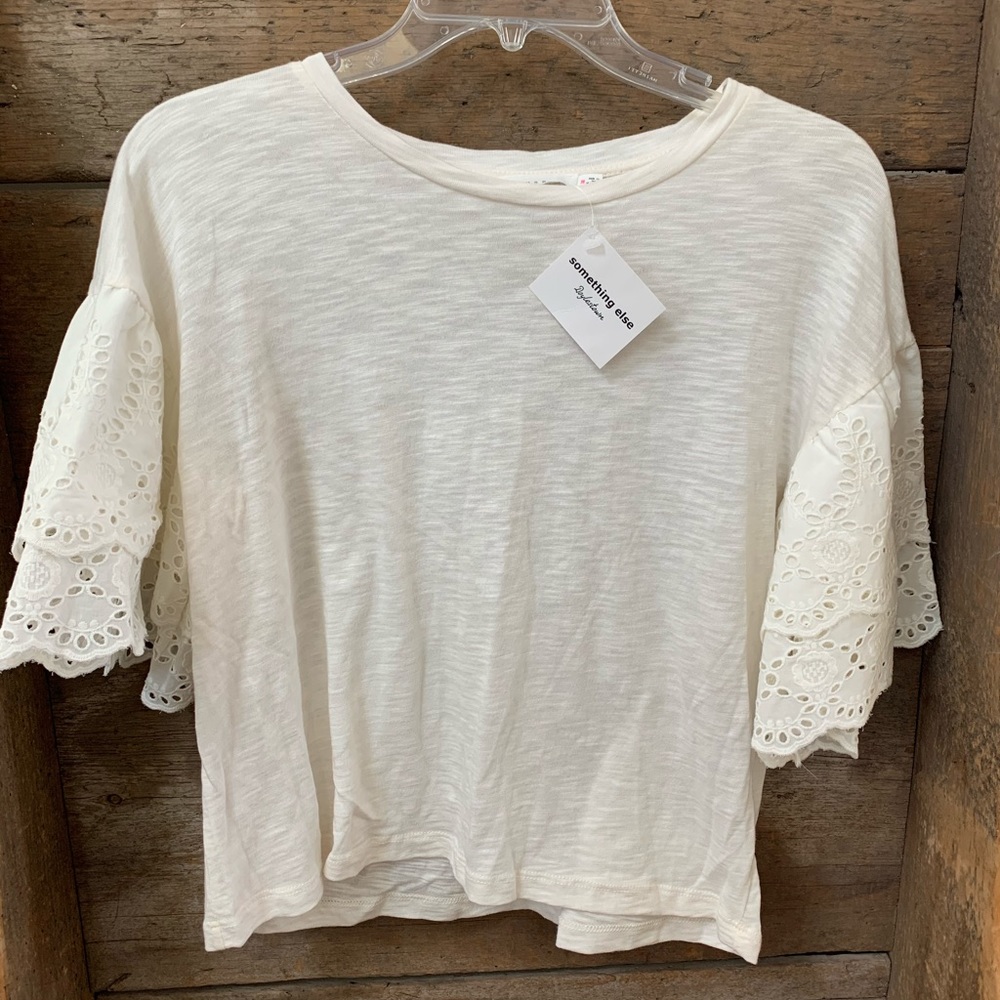 NWT white top